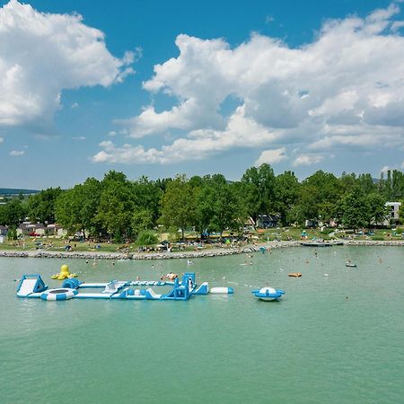 Balatontourist Fuered Camping & Bungalows Балатонфюред Экстерьер фото