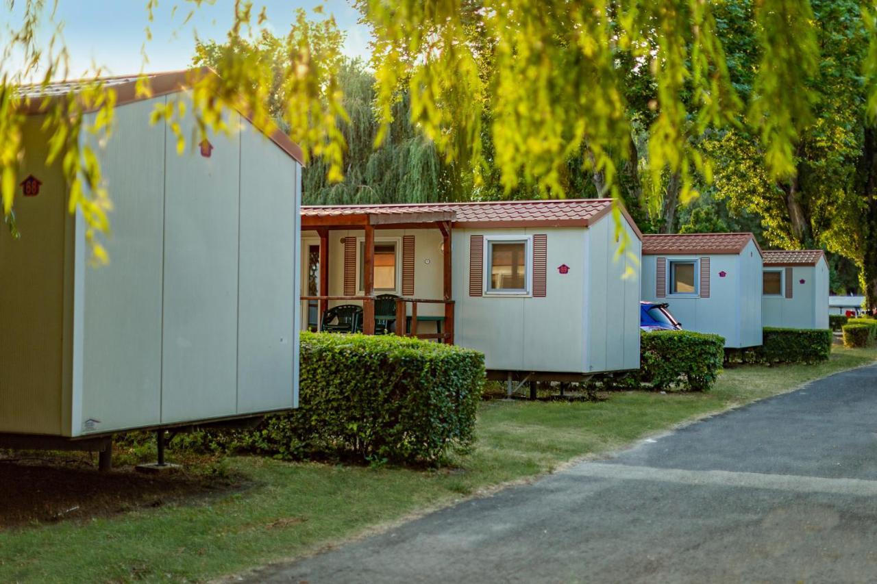 Balatontourist Fuered Camping & Bungalows Балатонфюред Экстерьер фото