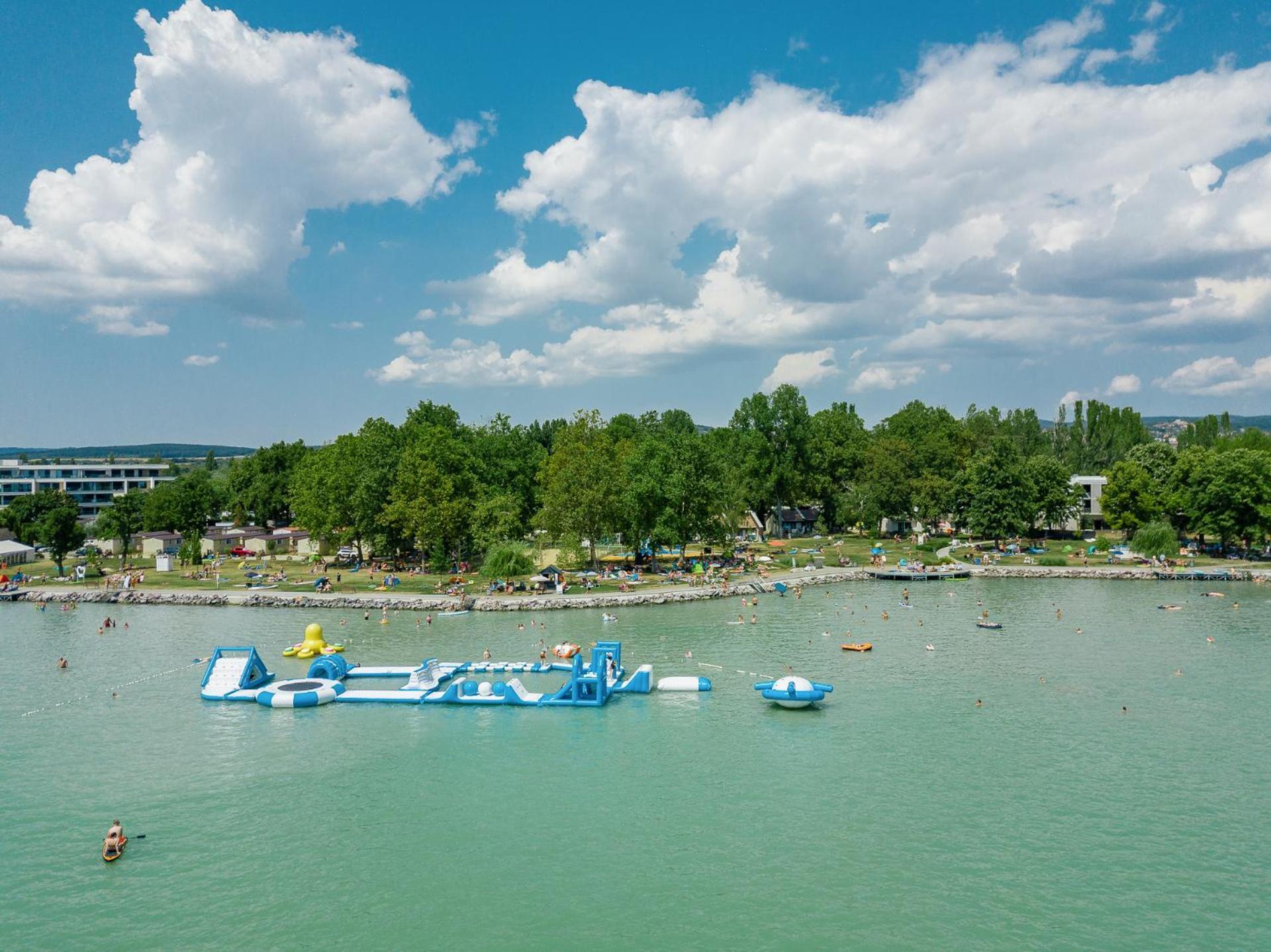 Balatontourist Fuered Camping & Bungalows Балатонфюред Экстерьер фото